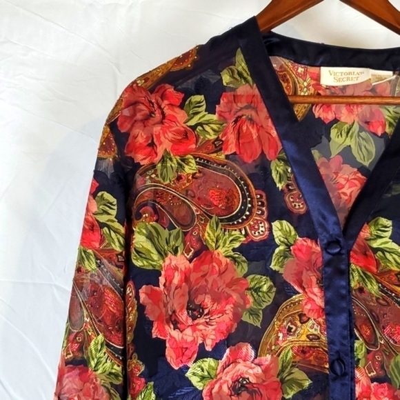 Vintage Victoria's Secret Gold Label Semi-Sheer‎ Floral Button Up Robe - Picture 2 of 6